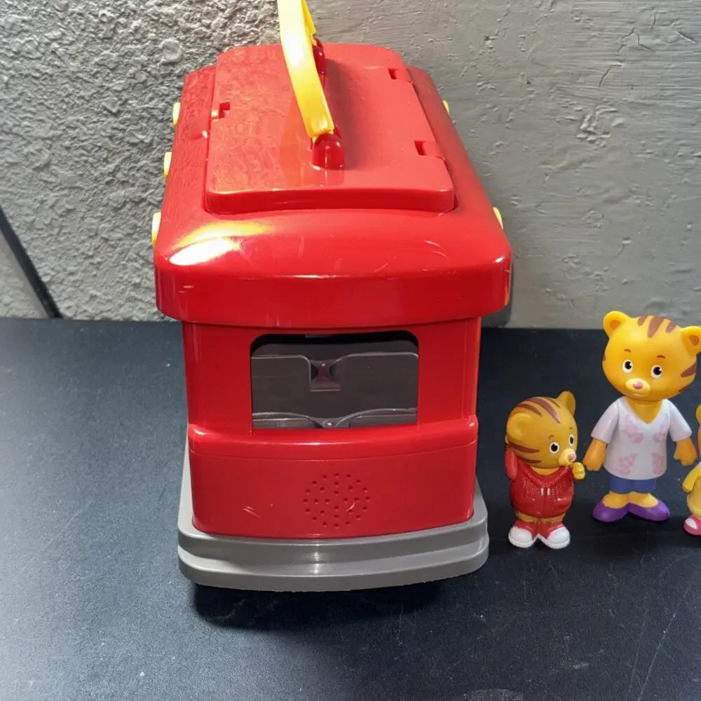 Daniel Tiger's Neighborhood Musical Electronic Trolley Mister Roger's W/Figures